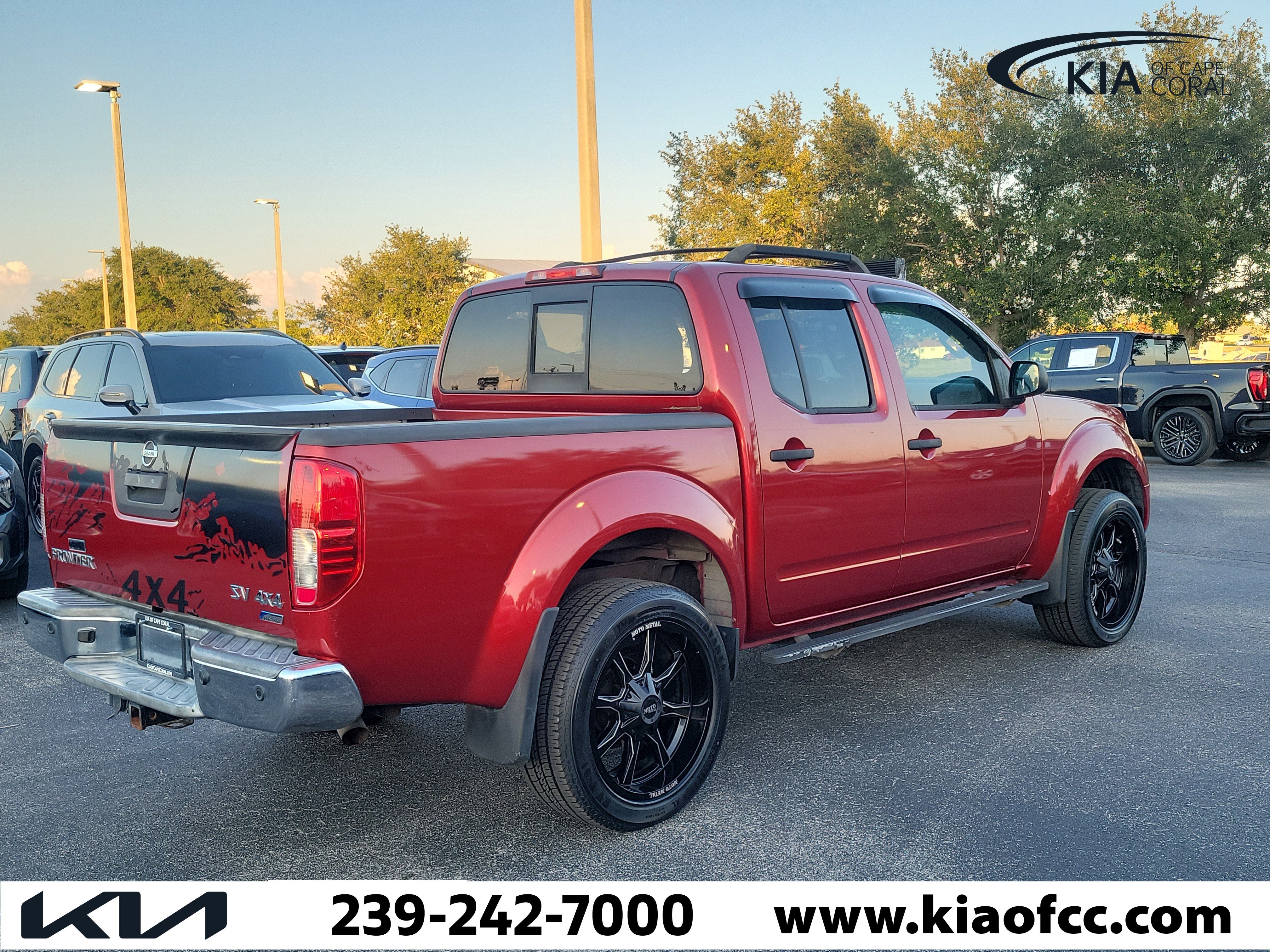 Used 2017 Nissan Frontier SV w/ SV Value Truck Package AWD/4WD image 6