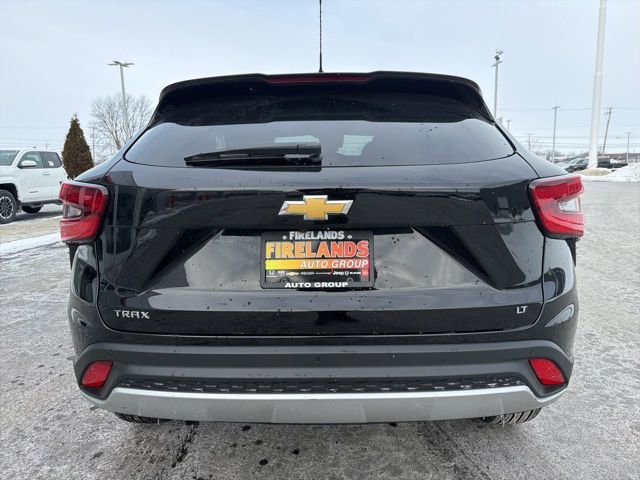 Used 2025 Chevrolet Trax LT w/ Driver Confidence Package image 6