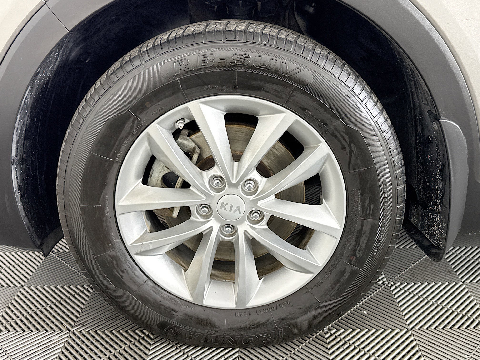 Used 2018 Kia Sorento LX image 36