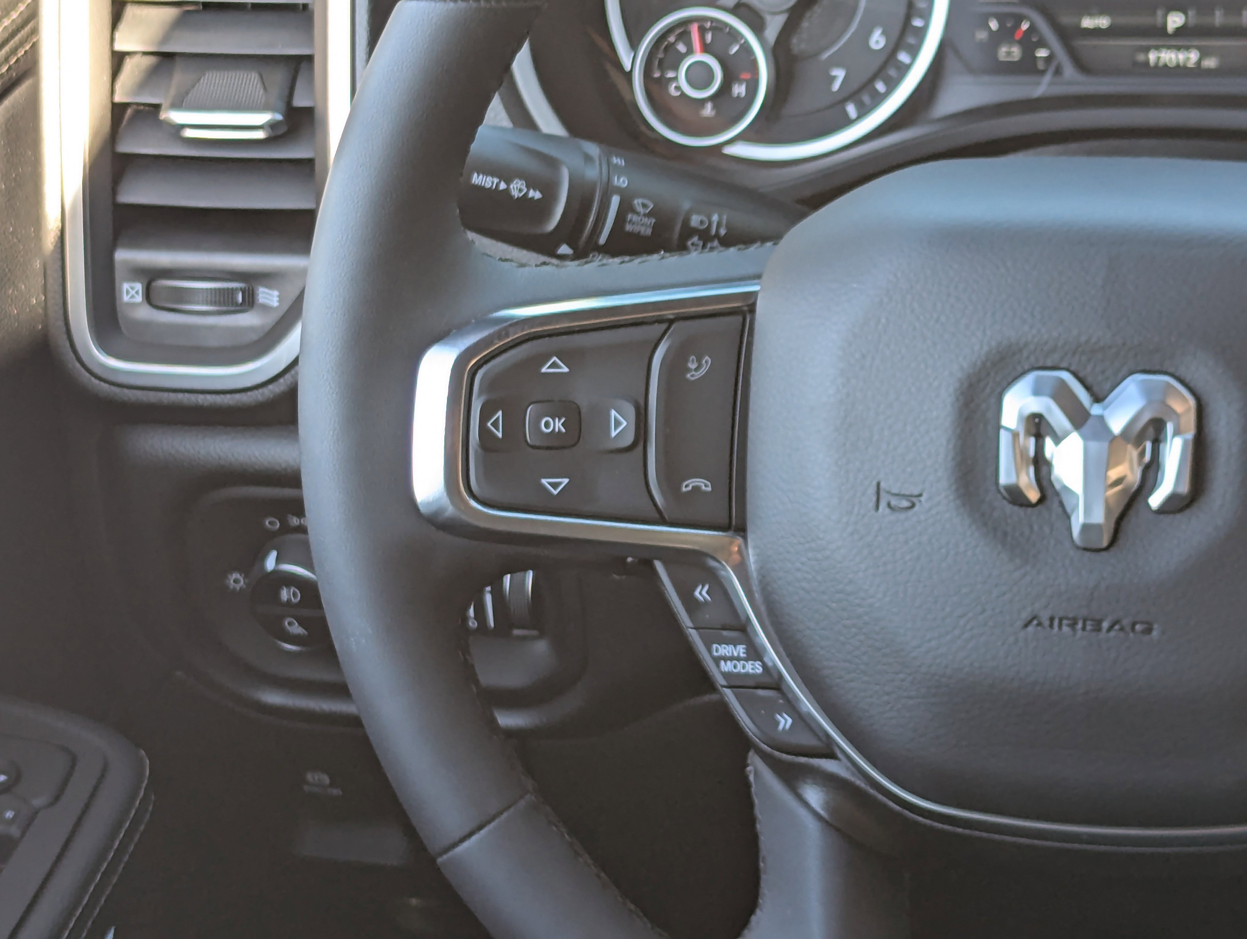 Used 2025 RAM 1500 Laramie w/ Sport Appearance Package image 17