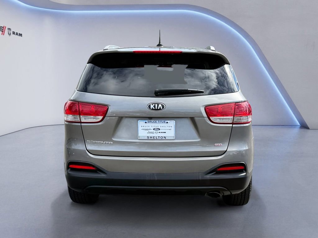 Used 2017 Kia Sorento FWD image 5