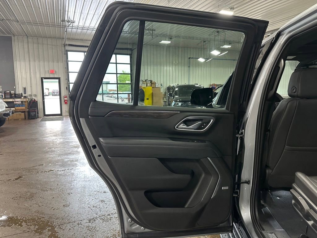 Used 2023 Chevrolet Tahoe LT w/ Luxury Package AWD/4WD image 21