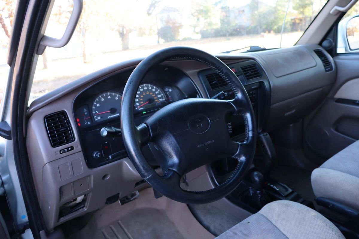 Used 2000 Toyota 4Runner SR5 w/ Upgrade Value Pkg 4 image 15