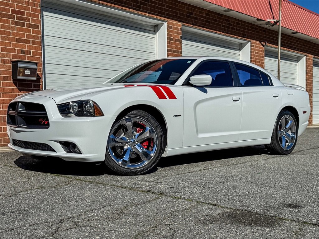 Used 2014 Dodge Charger R/T image 3