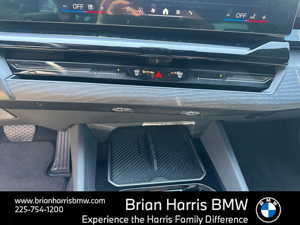 Certified 2025 BMW 530i w/ Premium Package image 25