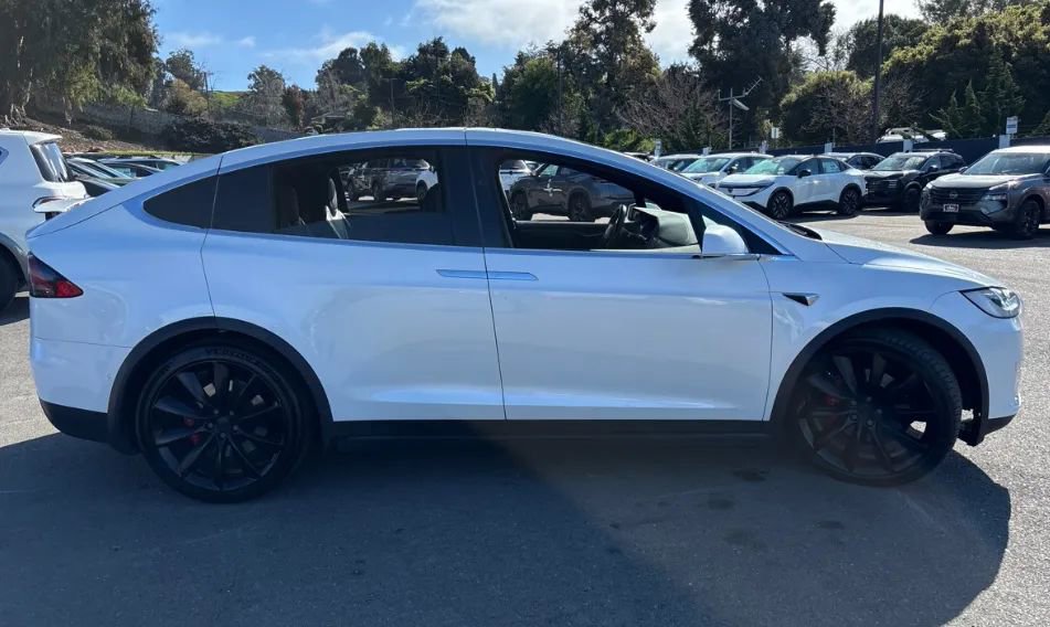 Used 2019 Tesla Model X Performance image 2