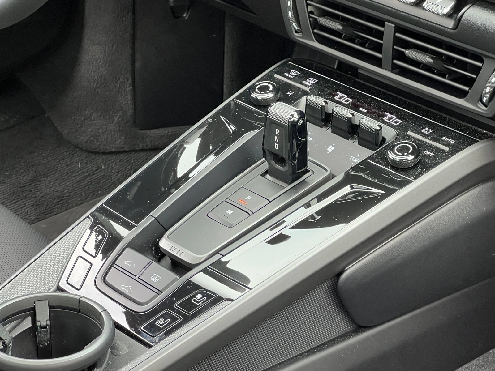 Certified 2025 Porsche 911 Carrera RWD image 34