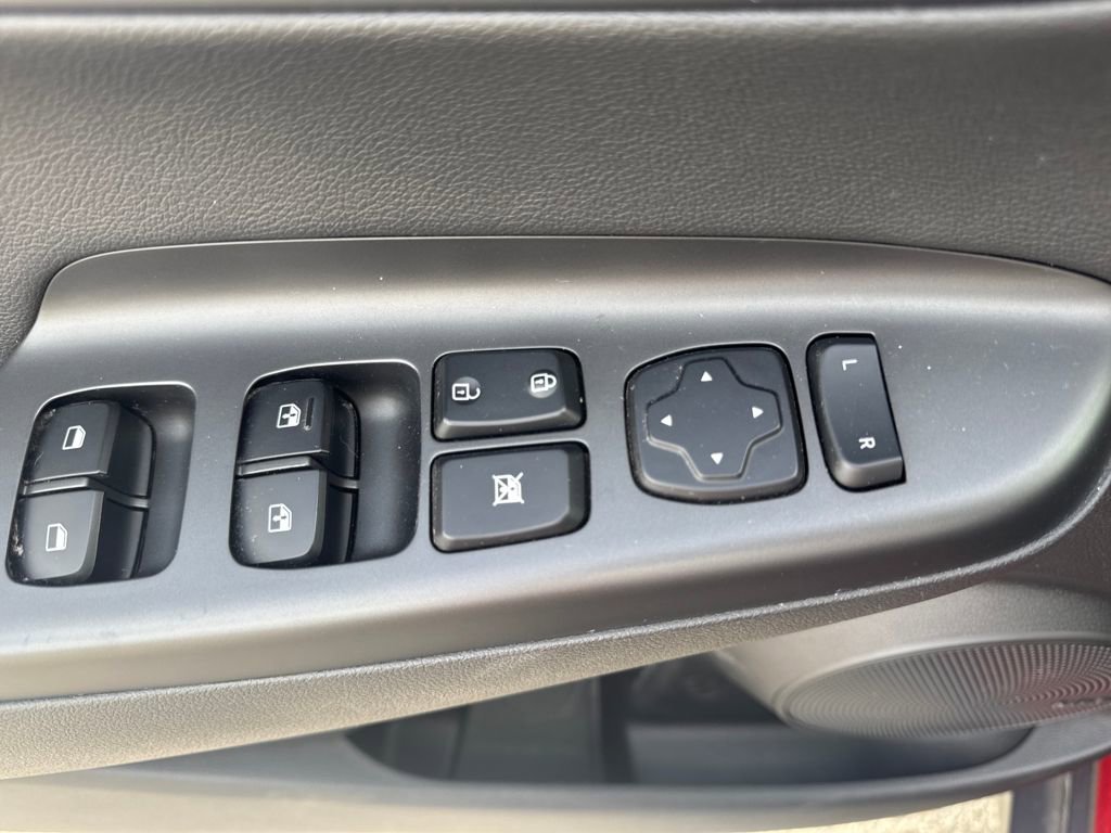 Used 2021 Hyundai Kona Limited w/ Cargo Package image 21