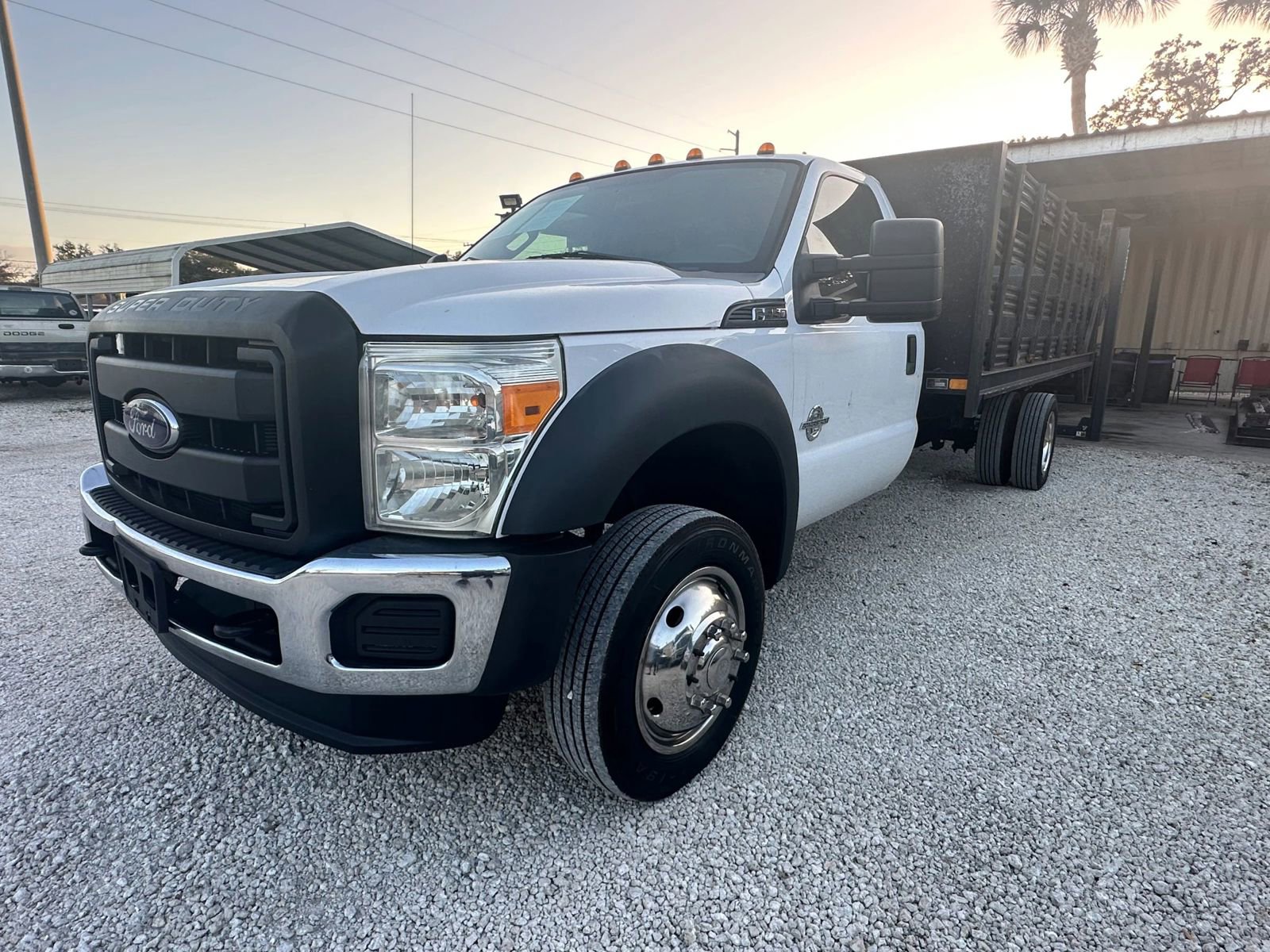 Used 2016 Ford F550 XL 165  W.B. 2D image 1