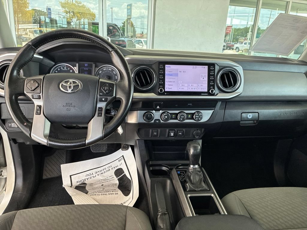 Used 2020 Toyota Tacoma SR5 AWD/4WD image 14