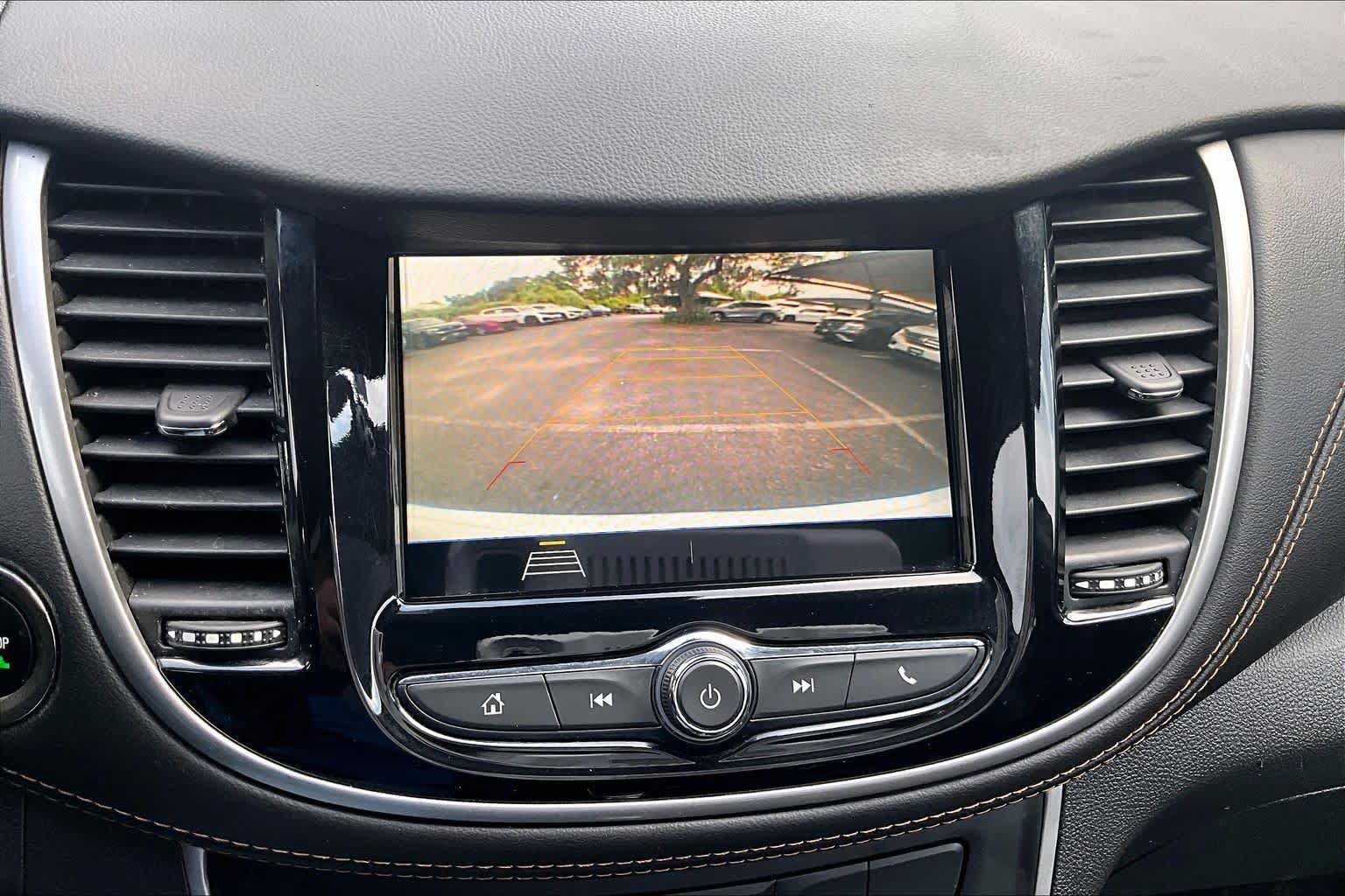 Used 2019 Chevrolet Trax LT w/ LT Convenience Package FWD image 27
