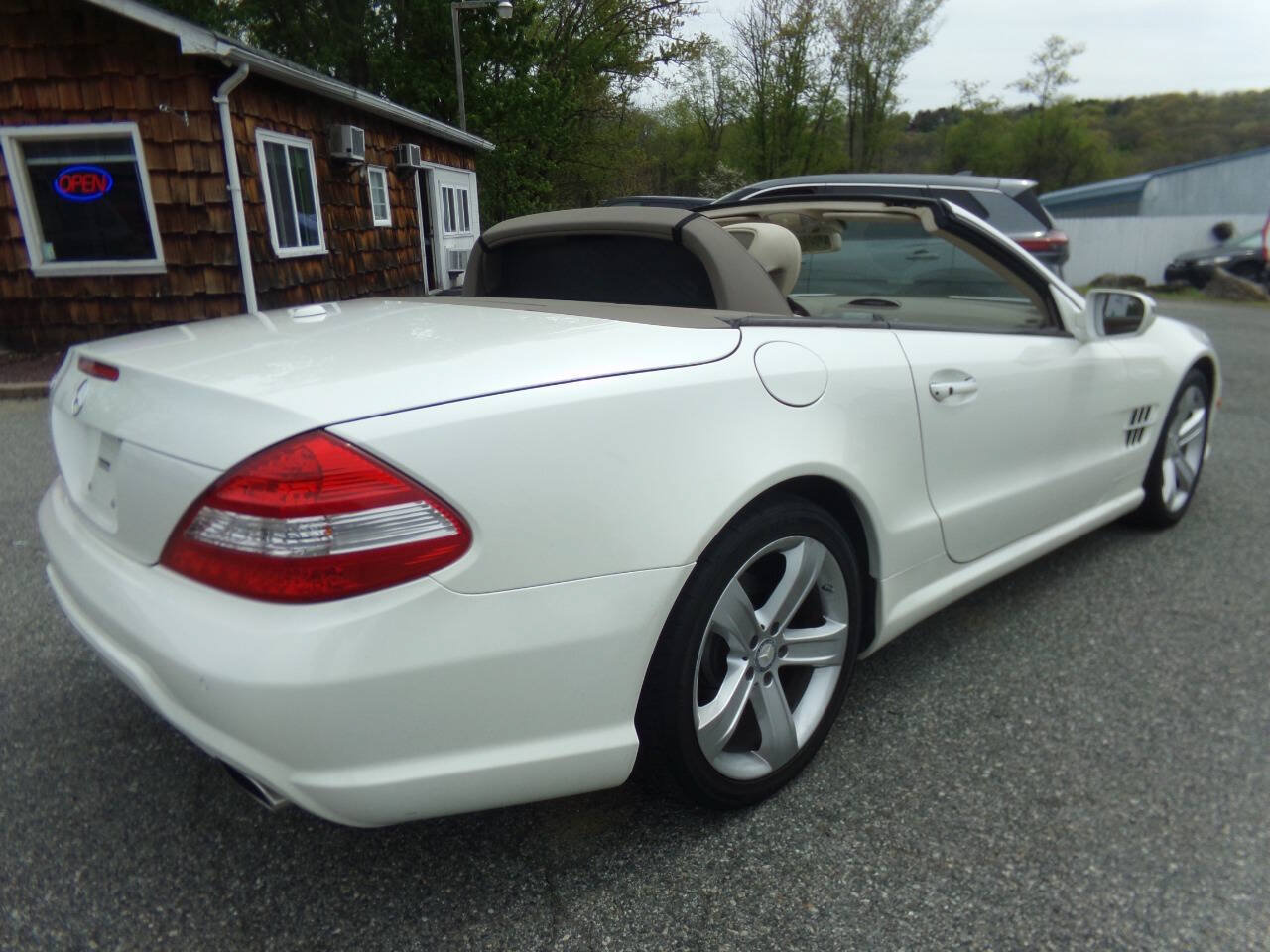 Used 2009 Mercedes-Benz SL 550 image 12