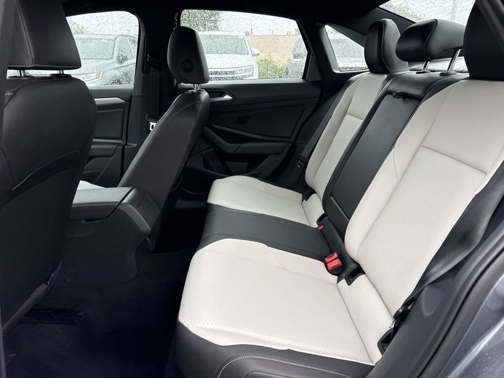 Used 2020 Volkswagen Jetta R-Line FWD image 11