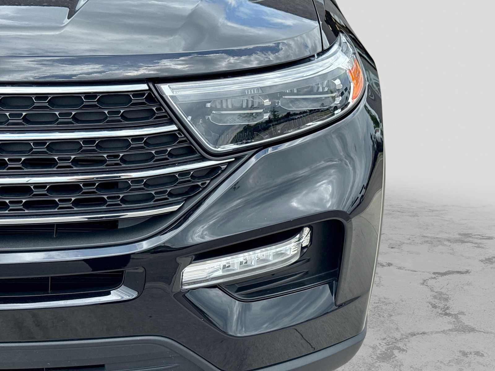 Certified 2023 Ford Explorer XLT w/ Equipment Group 202A AWD/4WD image 10