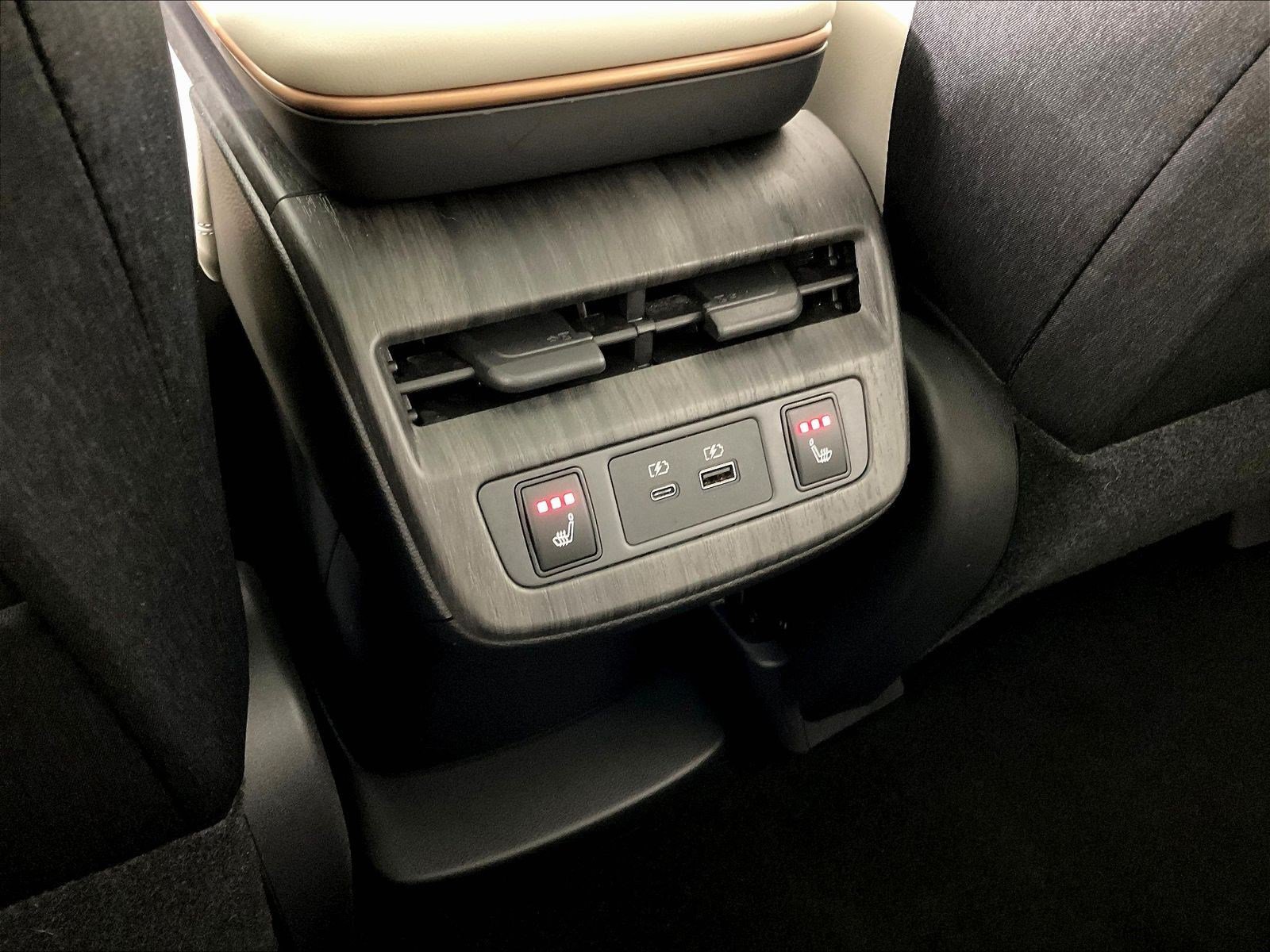 Certified 2023 Nissan Ariya AWD image 10