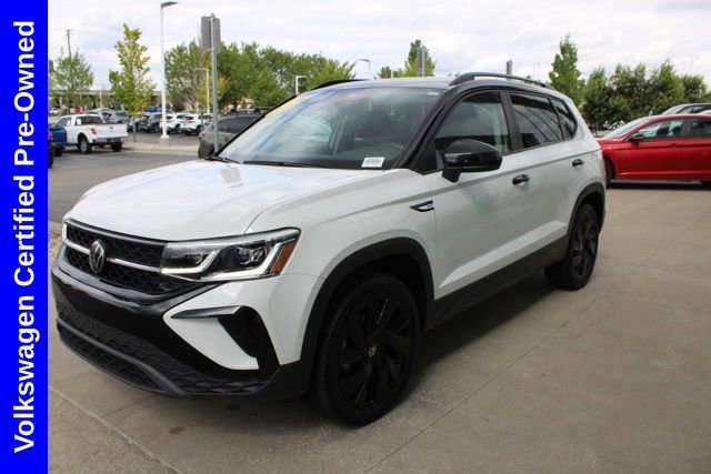Used 2024 Volkswagen Taos SE AWD/4WD image 3