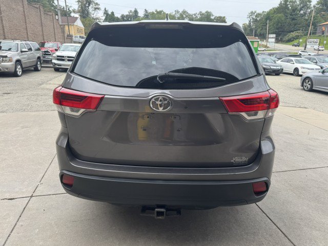 Used 2017 Toyota Highlander XLE AWD/4WD image 4