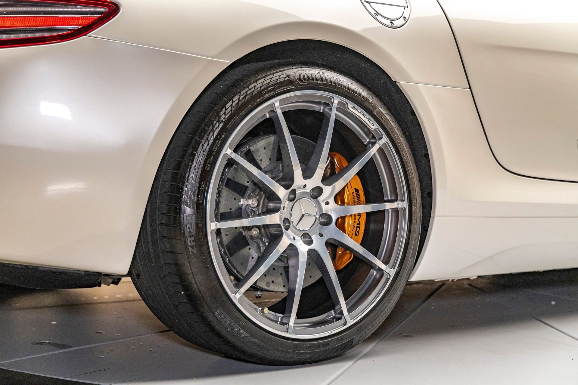 Used 2011 Mercedes-Benz SLS AMG Coupe image 16