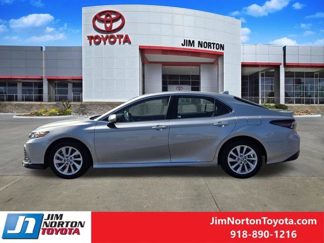 Used 2024 Toyota Camry LE FWD image 4