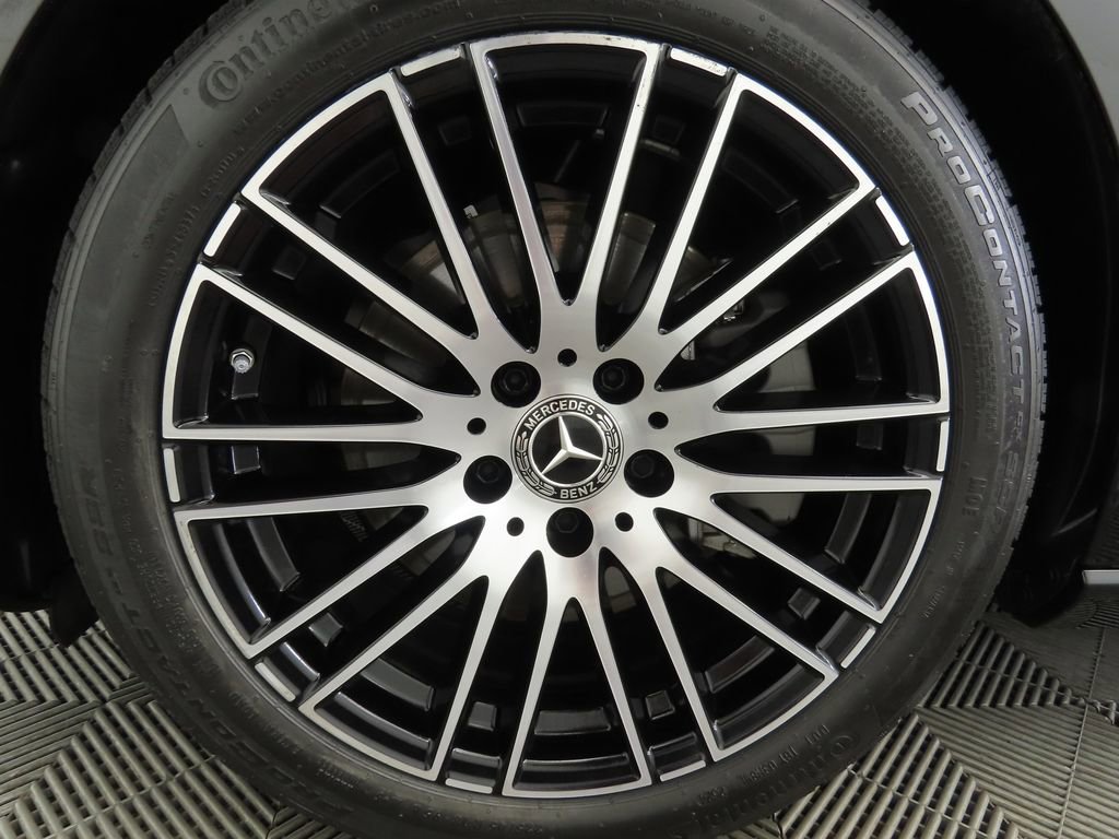 Used 2025 Mercedes-Benz C 300 Sedan image 30