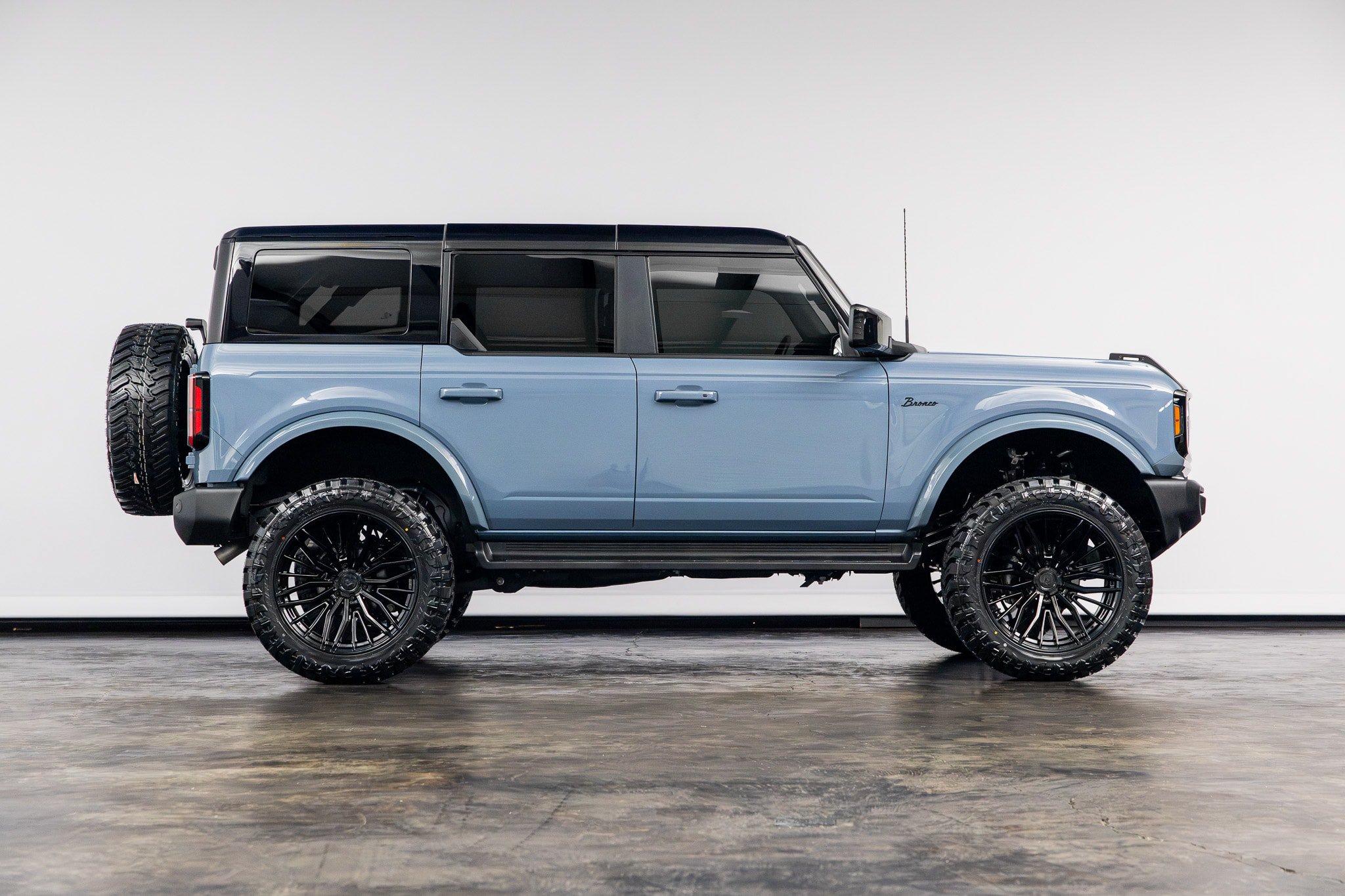 Used 2025 Ford Bronco Outer Banks AWD/4WD image 21