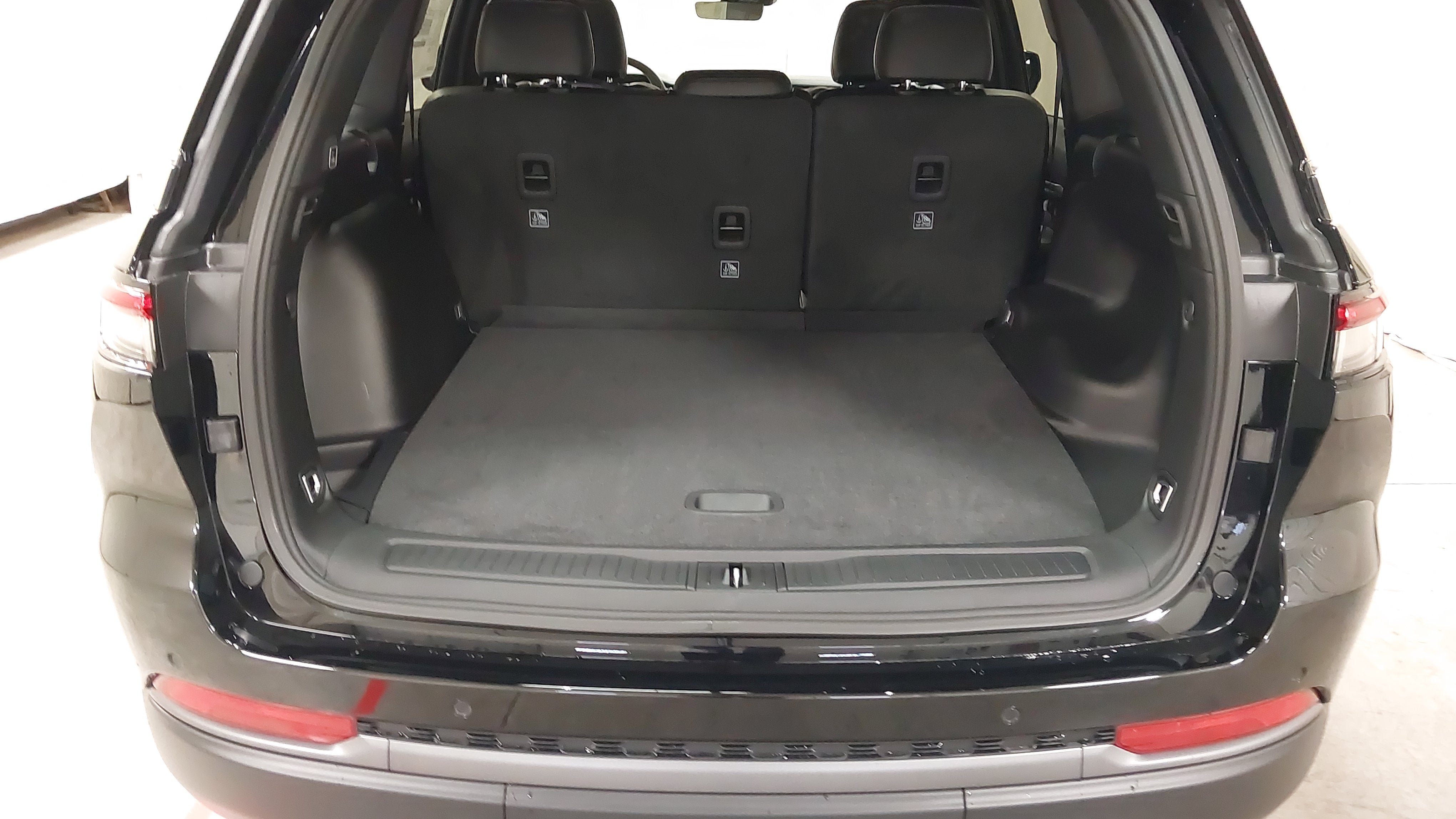 New 2027 Jeep Grand Cherokee Altitude AWD/4WD image 26