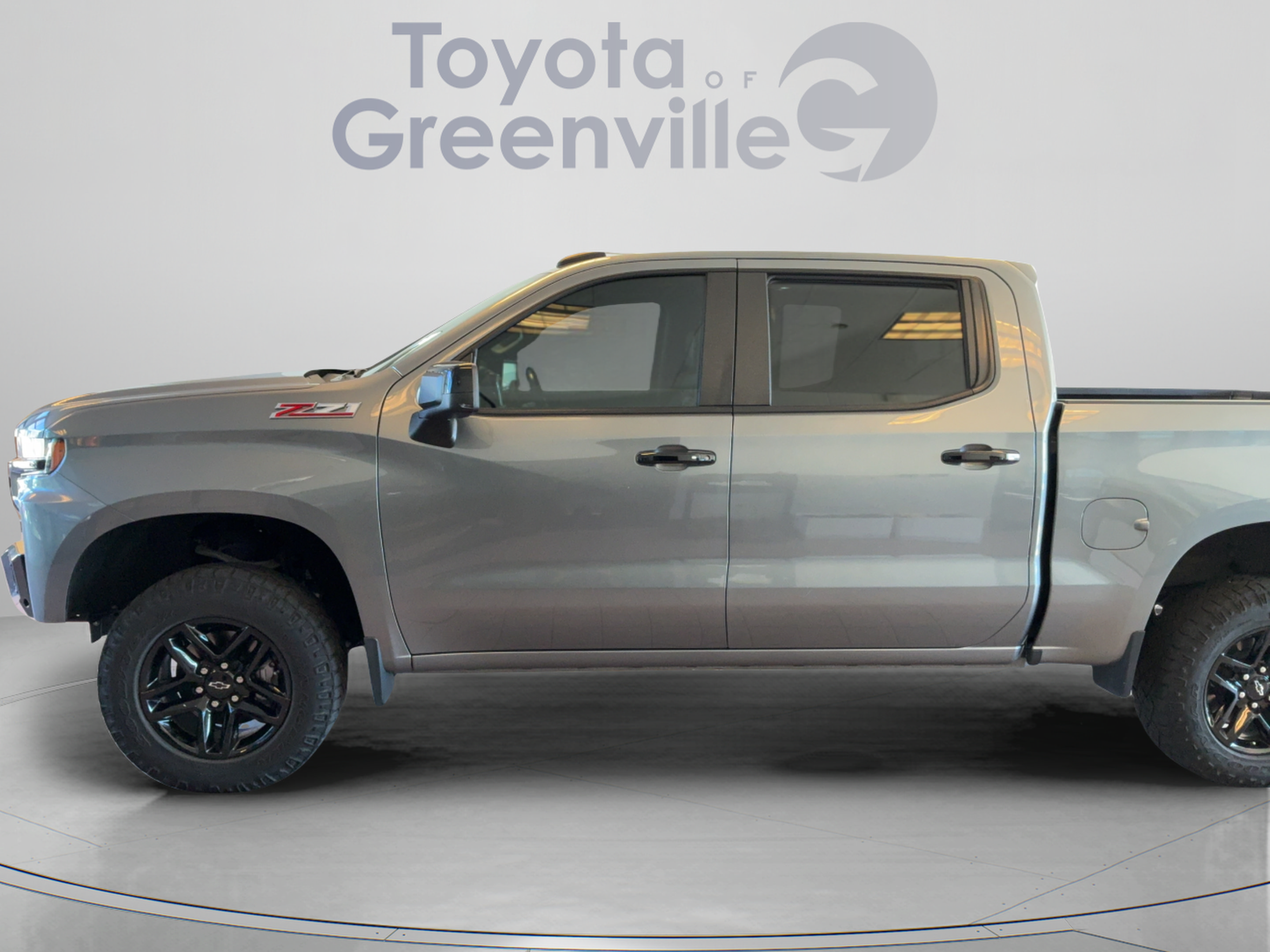 Used 2022 Chevrolet Silverado 1500 LT Trail Boss w/ Convenience Package II AWD/4WD image 2
