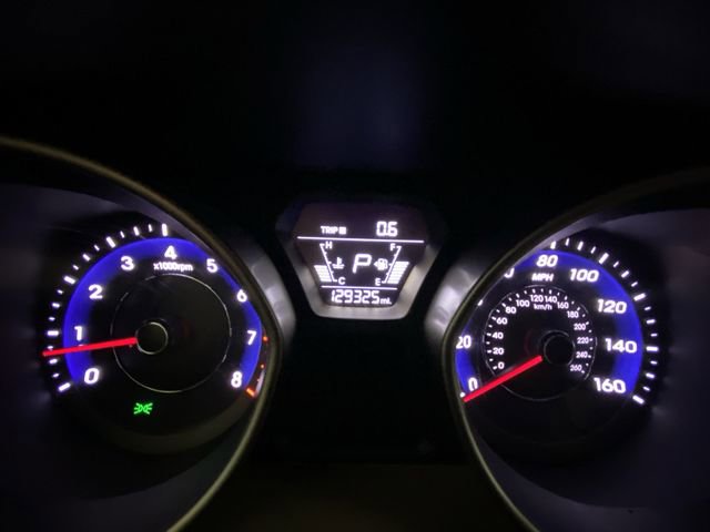 Used 2015 Hyundai Elantra SE image 15