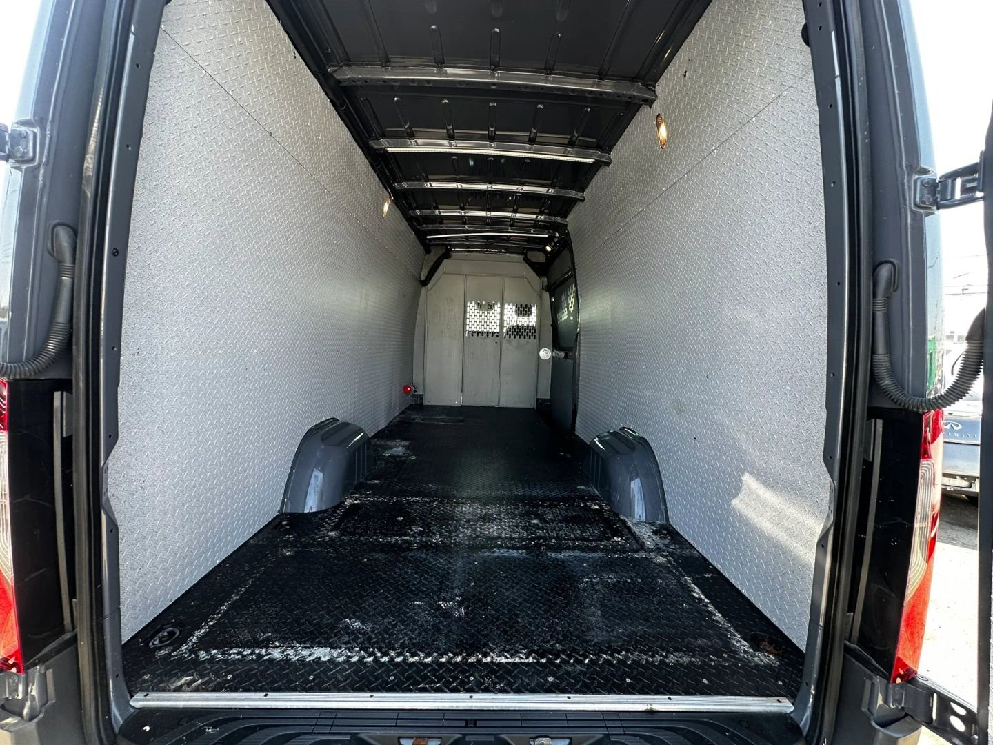 Used 2022 Mercedes-Benz Sprinter 2500 image 12