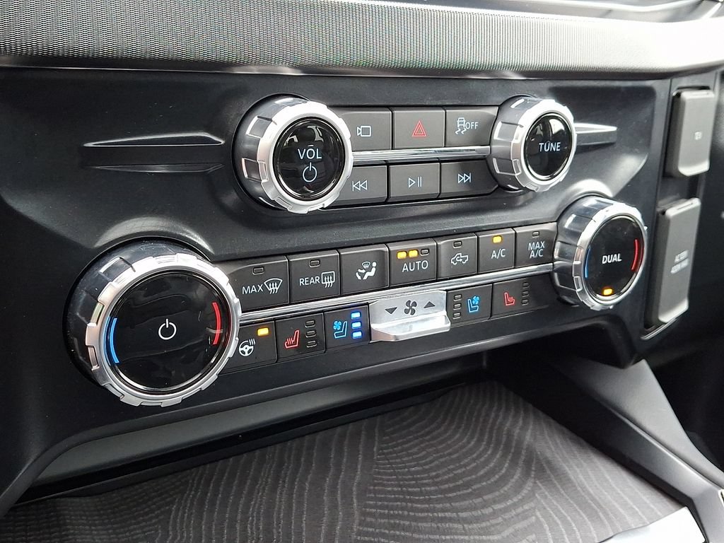 Used 2025 Ford F250 Platinum AWD/4WD image 18