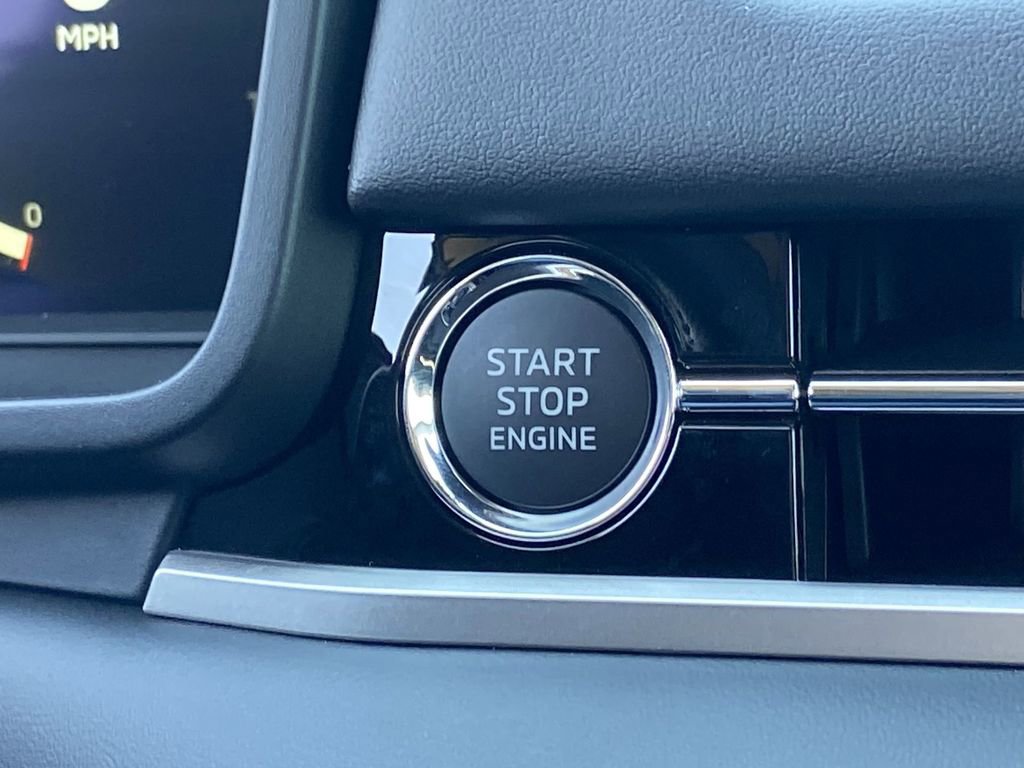 New 2026 Mitsubishi Outlander SE FWD image 13