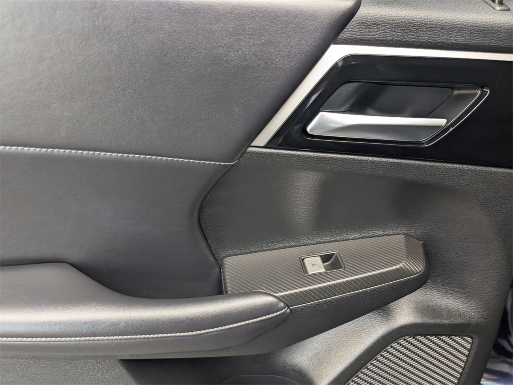 Used 2024 Mitsubishi Outlander SE image 24