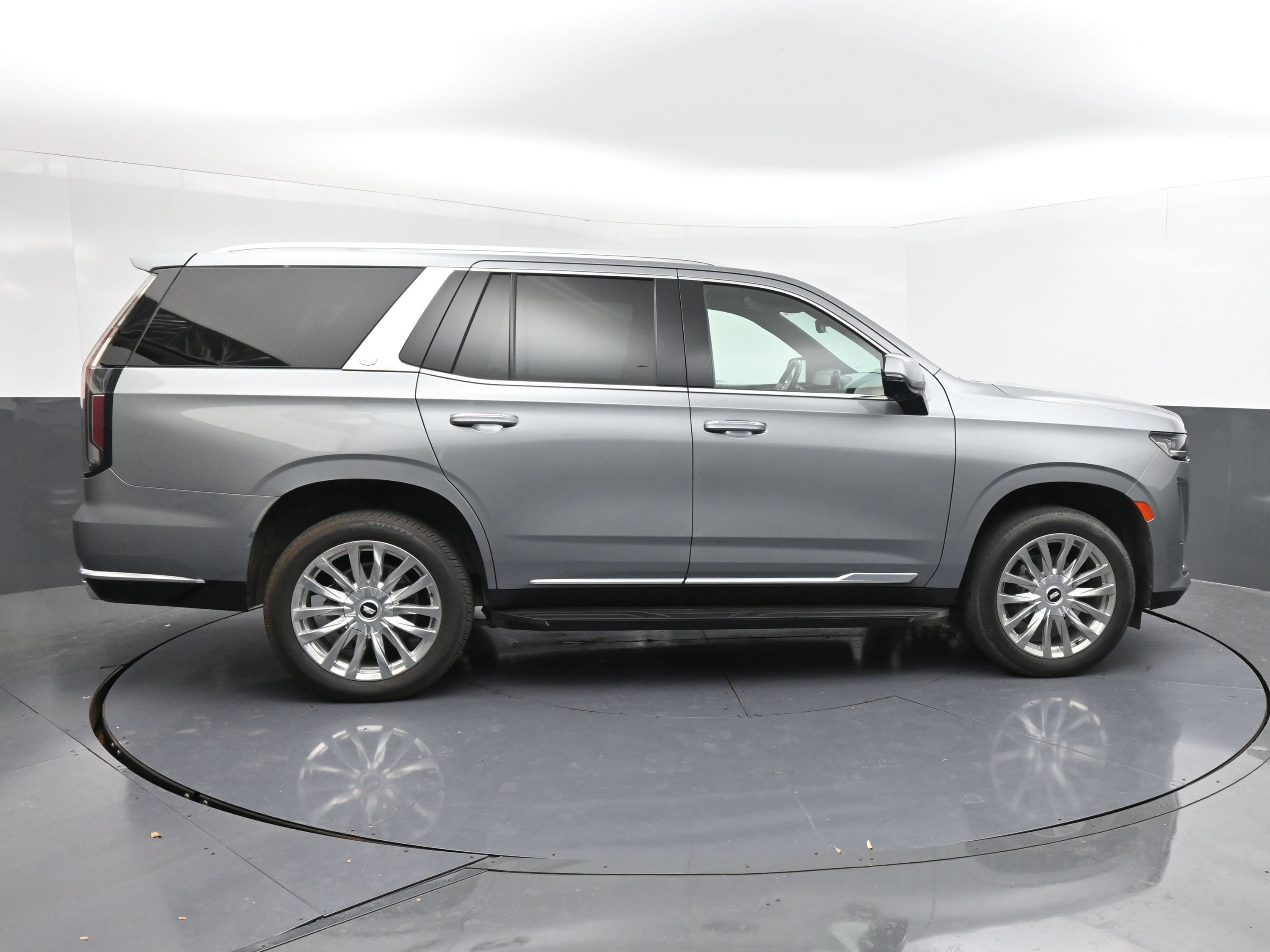 Used 2023 Cadillac Escalade Premium Luxury AWD/4WD image 9