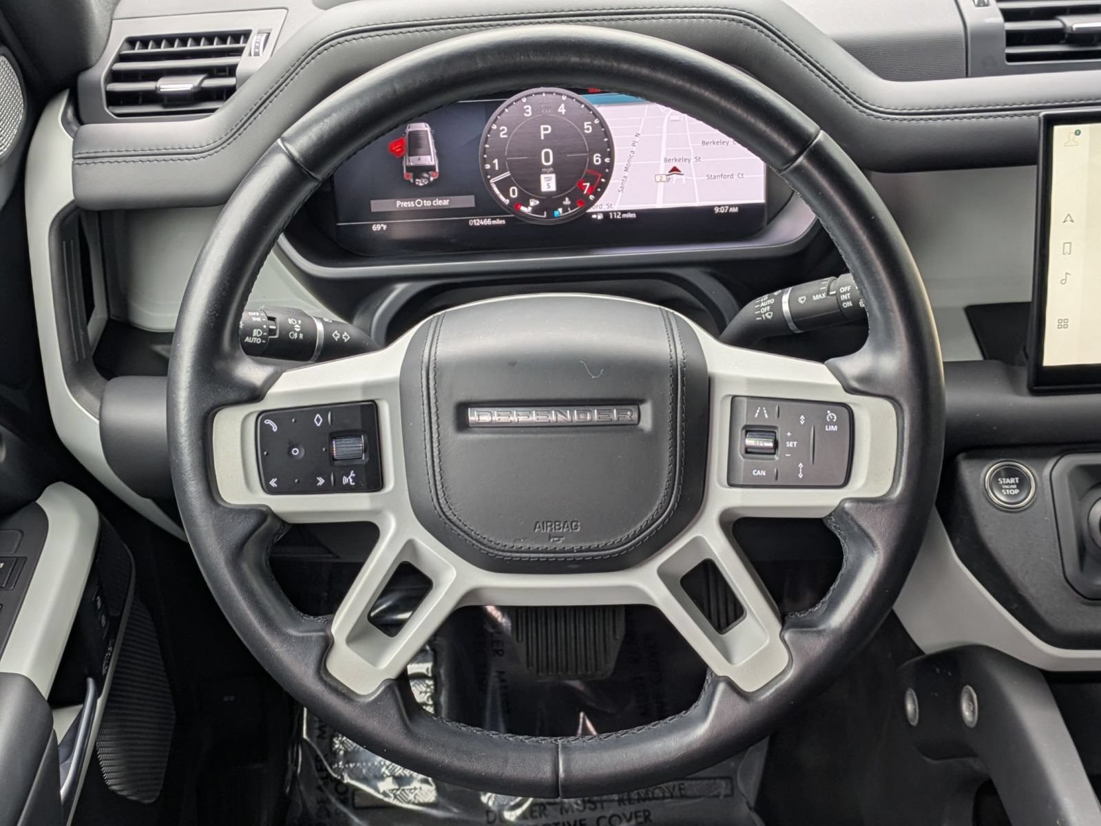 Used 2023 Land Rover Defender 130 X-Dynamic SE AWD/4WD image 17