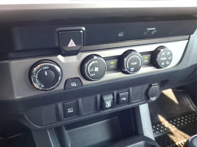Used 2020 Toyota Tacoma SR5 AWD/4WD image 23