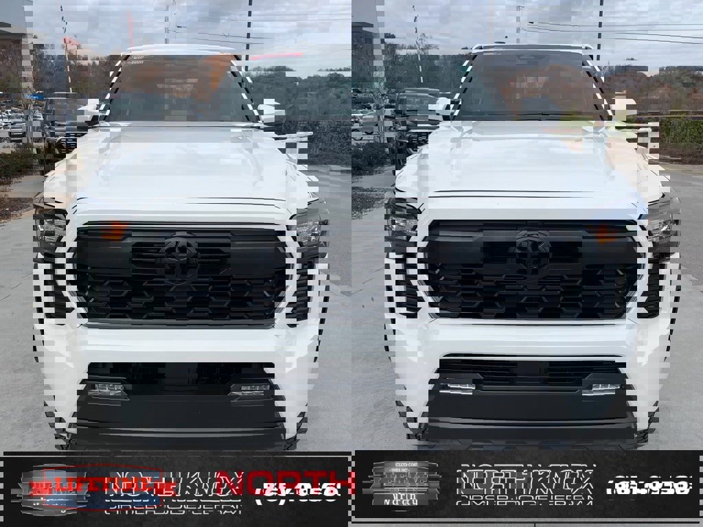 Used 2024 Toyota Tacoma TRD Off-Road image 31