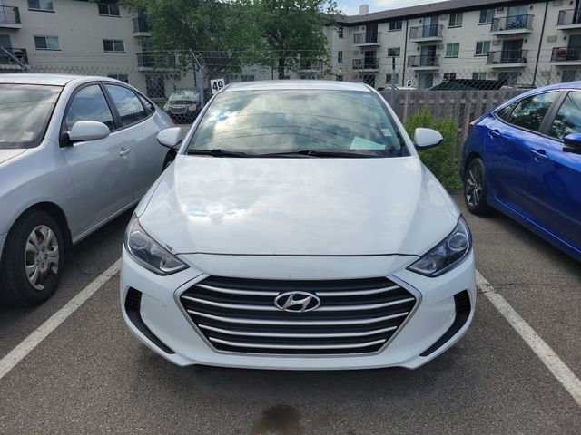 Used 2018 Hyundai Elantra SE w/ SE Connectivity Package 04 FWD image 2