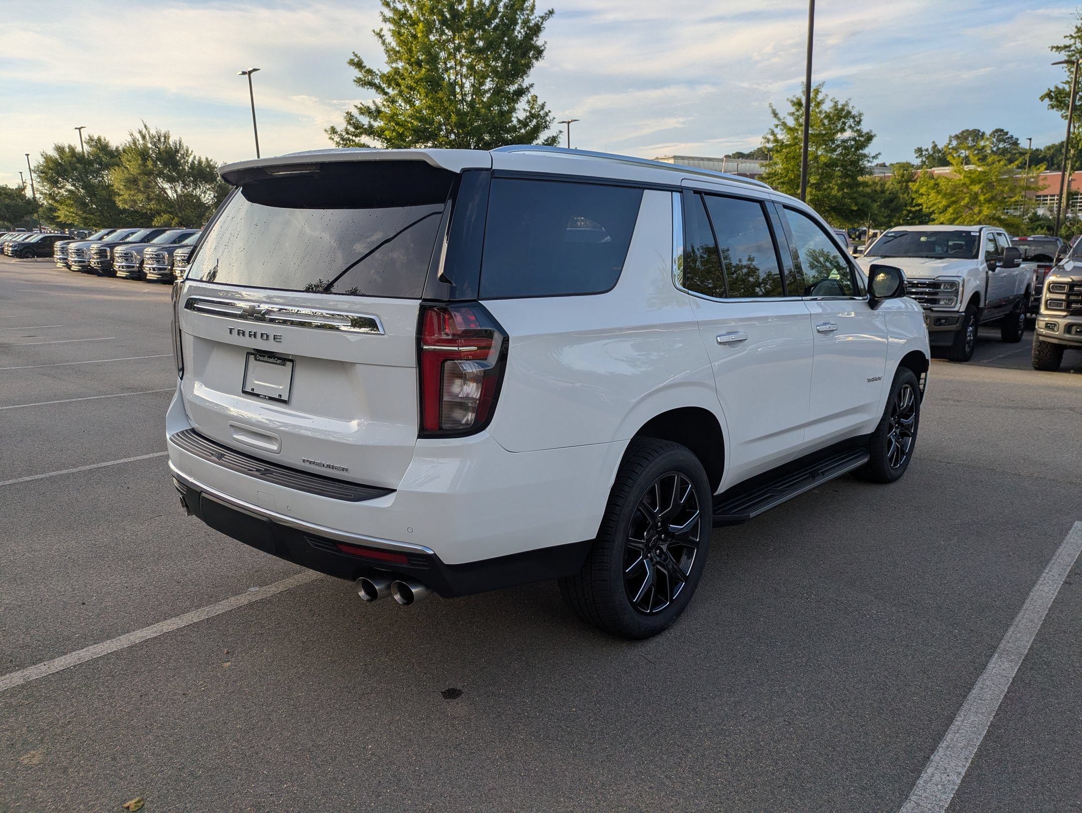 Used 2024 Chevrolet Tahoe Premier AWD/4WD image 4