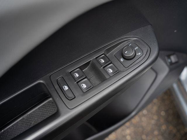 Used 2022 Volkswagen Taos SE w/ Panoramic Sunroof Package AWD/4WD image 16