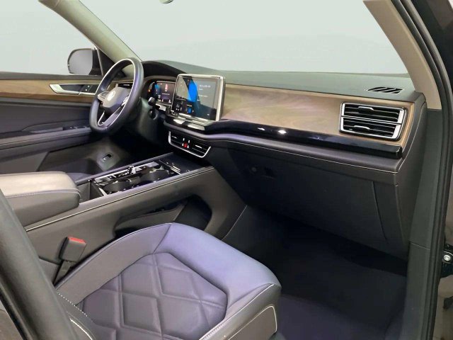 Used 2026 Volkswagen Atlas SE FWD image 26