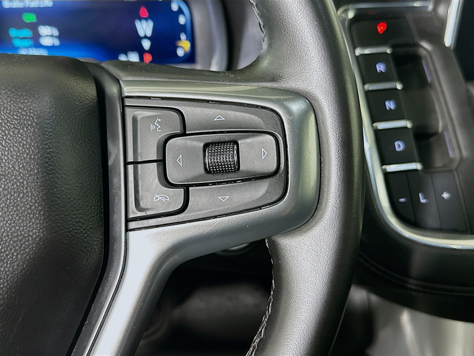 Used 2023 Chevrolet Suburban LT AWD/4WD image 17