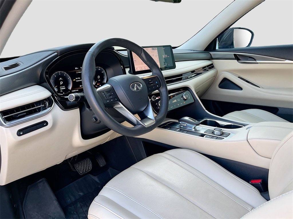 Used 2024 INFINITI QX60 Luxe w/ Cargo Package image 9