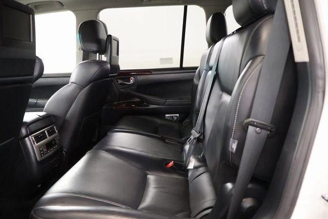 Used 2015 Lexus LX 570 4WD image 32