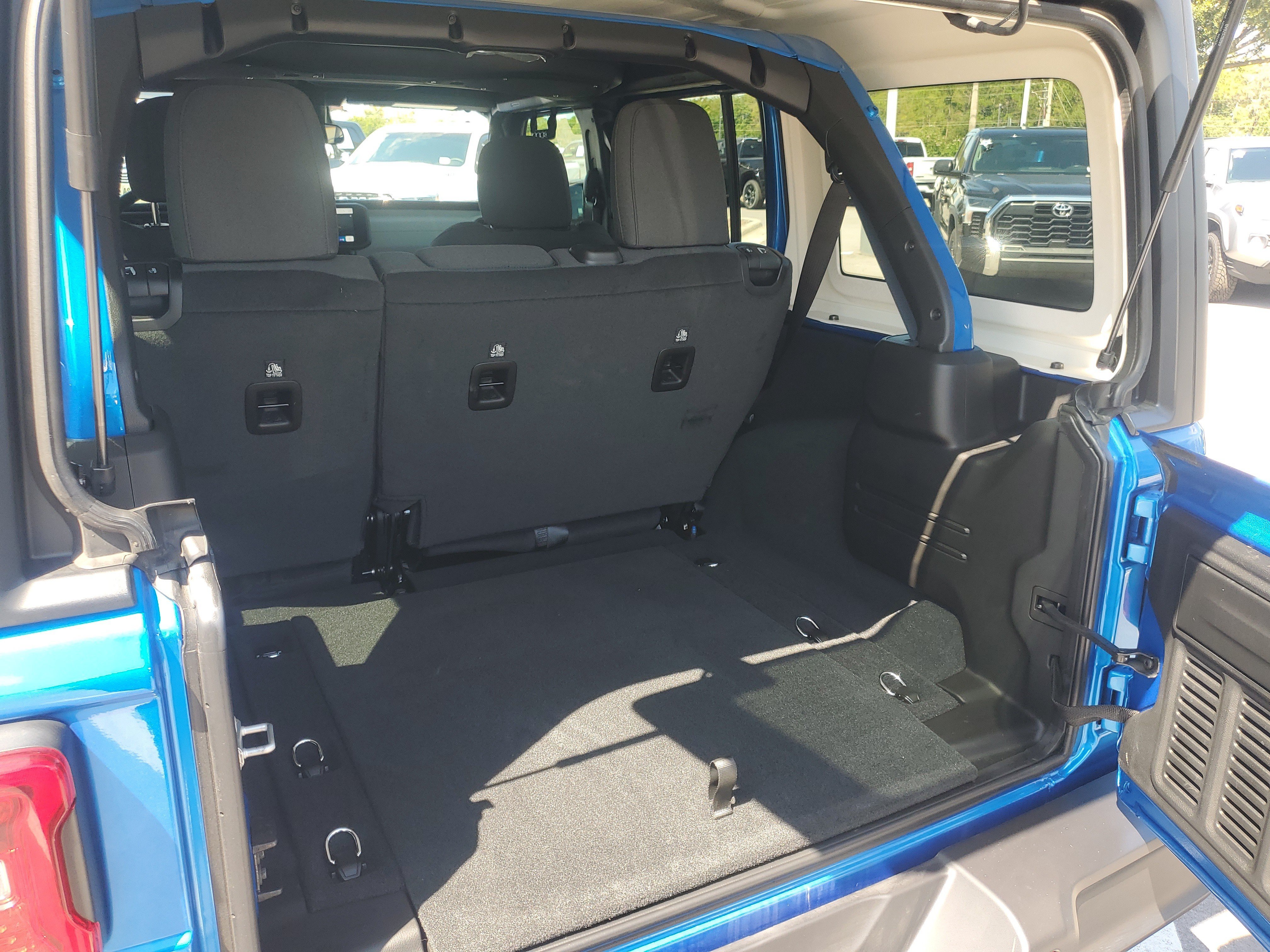 Used 2026 Jeep Wrangler Unlimited Sport AWD/4WD image 8