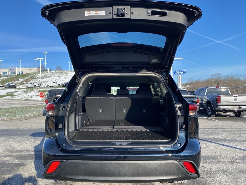 Used 2023 Toyota Highlander LE image 15