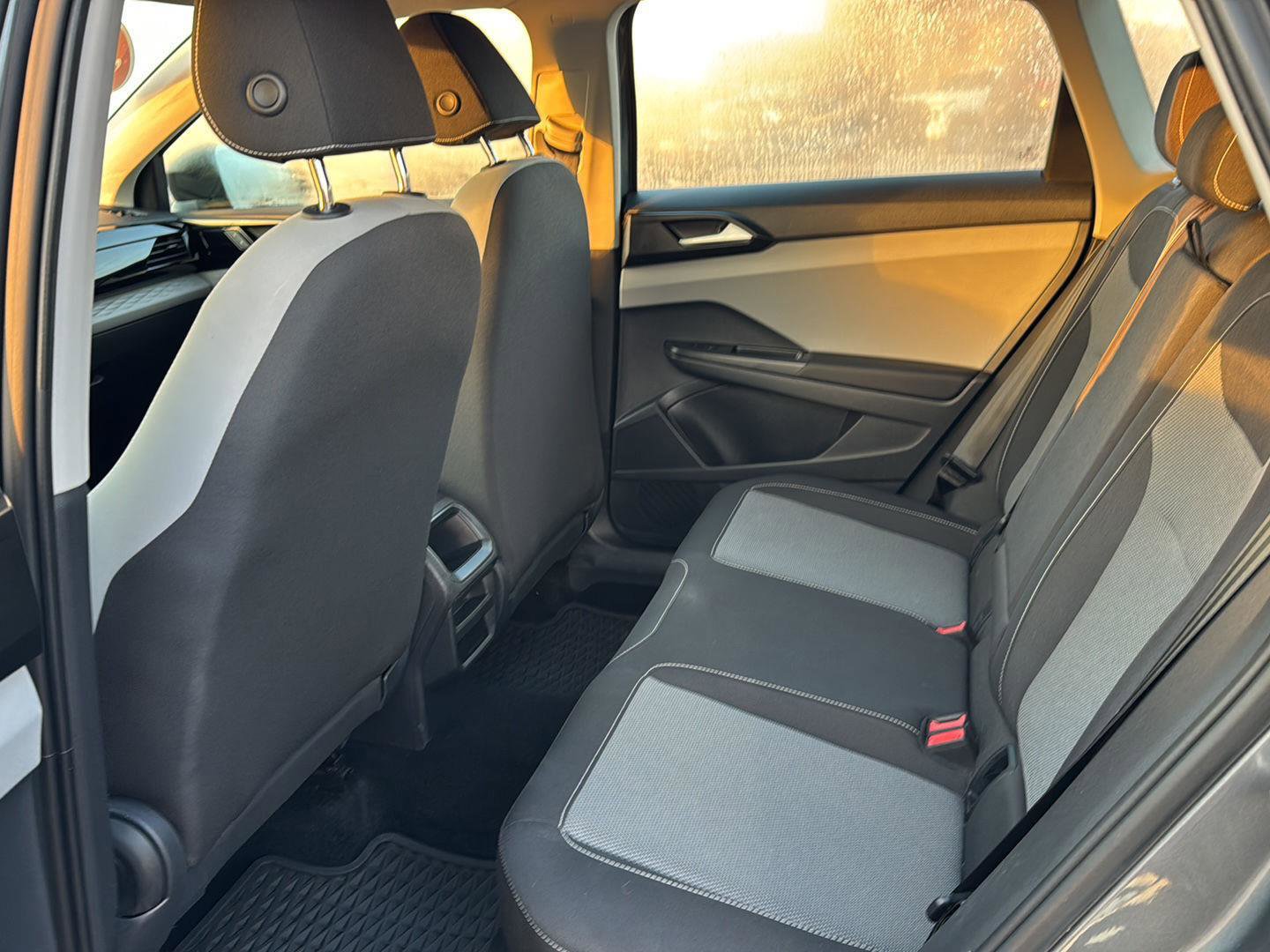 Used 2022 Volkswagen Taos S w/ IQ Drive S Package image 9