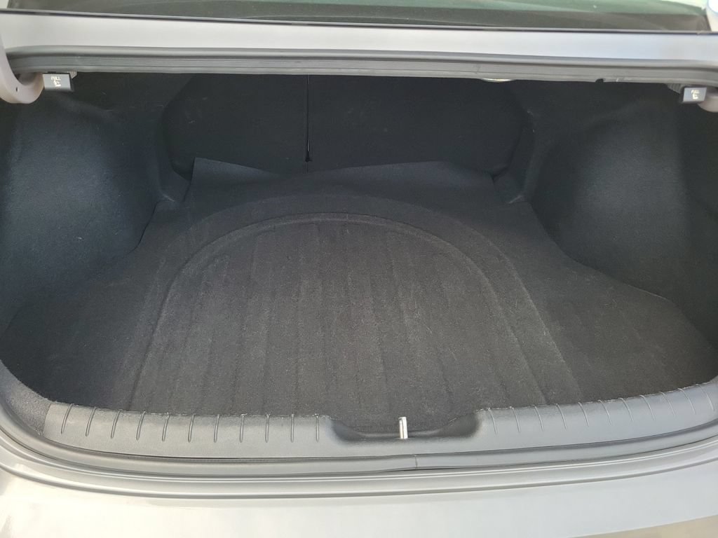 Used 2024 Hyundai Elantra Limited FWD image 26