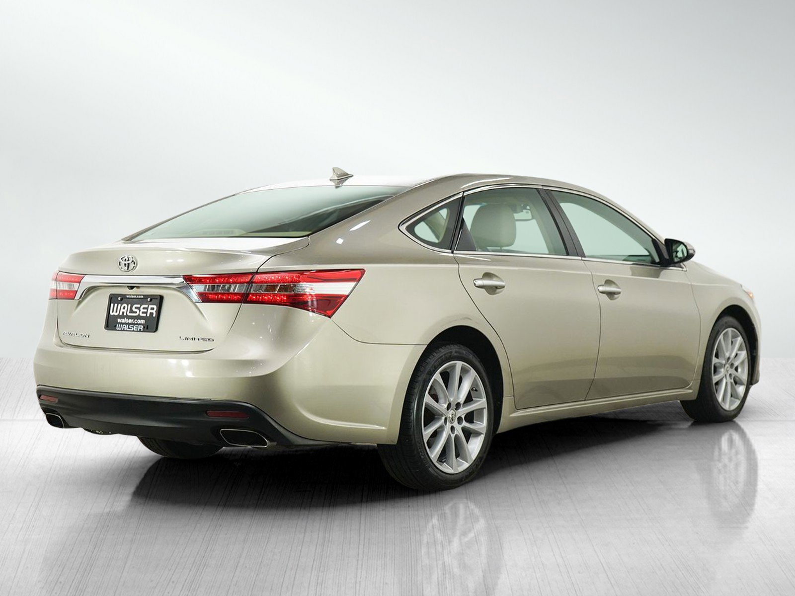 Used 2013 Toyota Avalon Limited FWD image 5