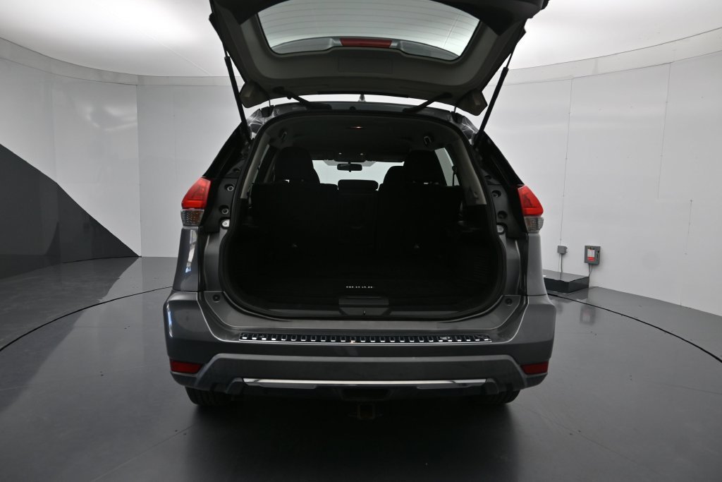 Used 2018 Nissan Rogue S FWD image 23