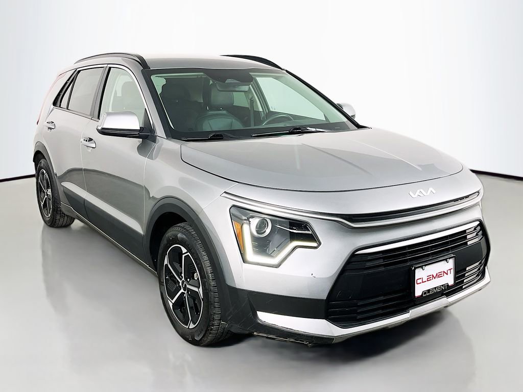 Used 2023 Kia Niro EX w/ EX Cold Weather Package FWD image 4